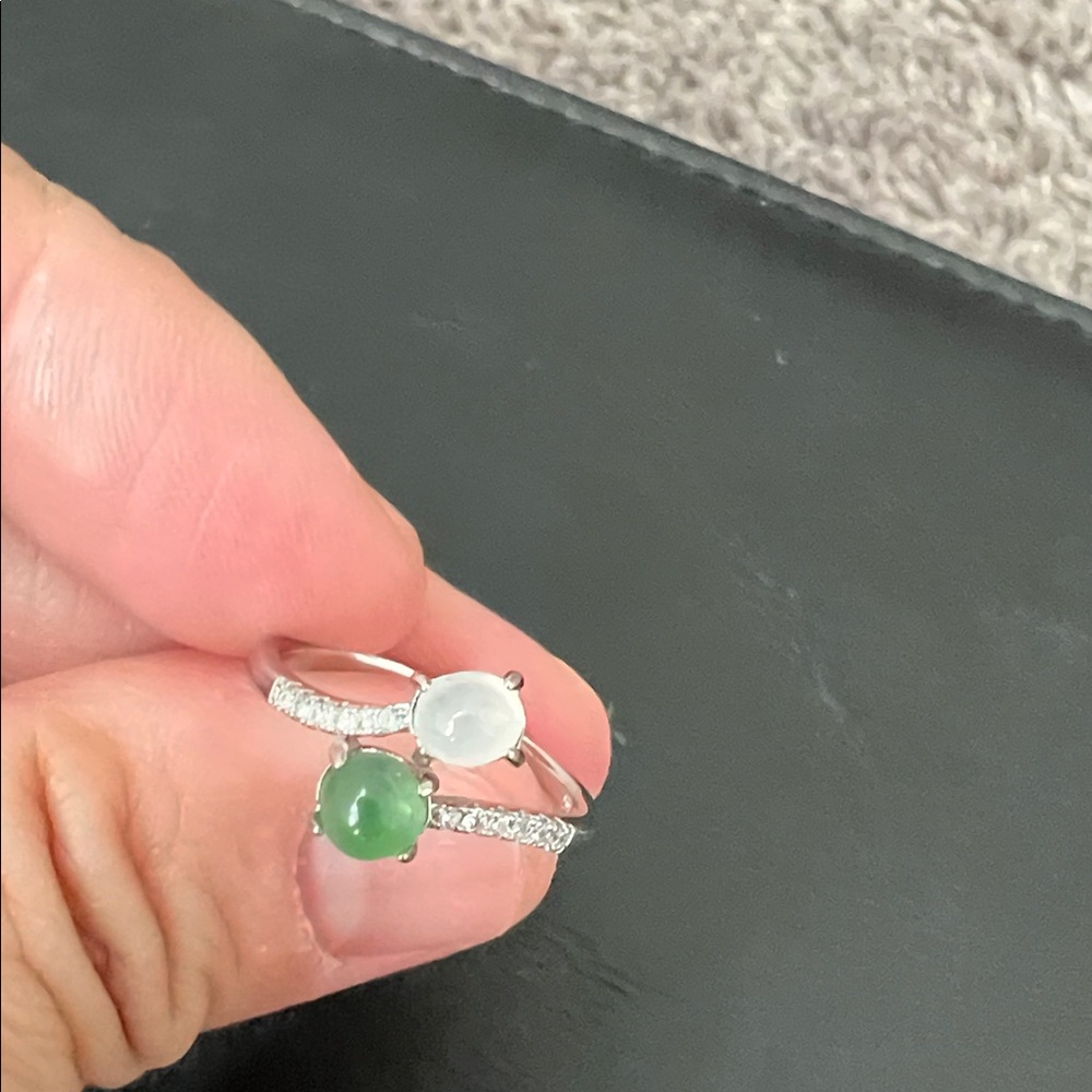 Elegant Jadetie Silver Ring